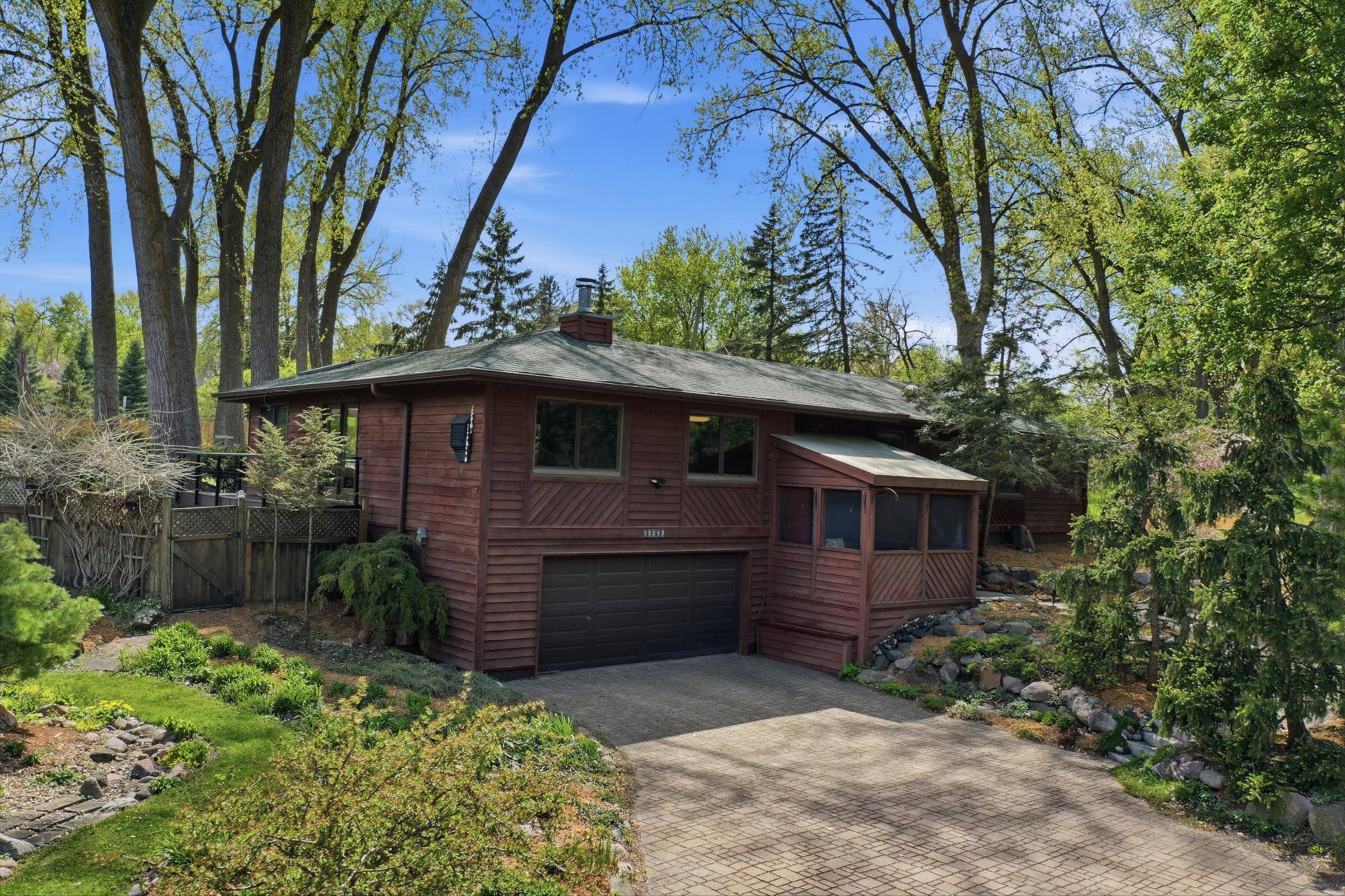 15213 Boulder Creek DR, Minnetonka, MN 55345