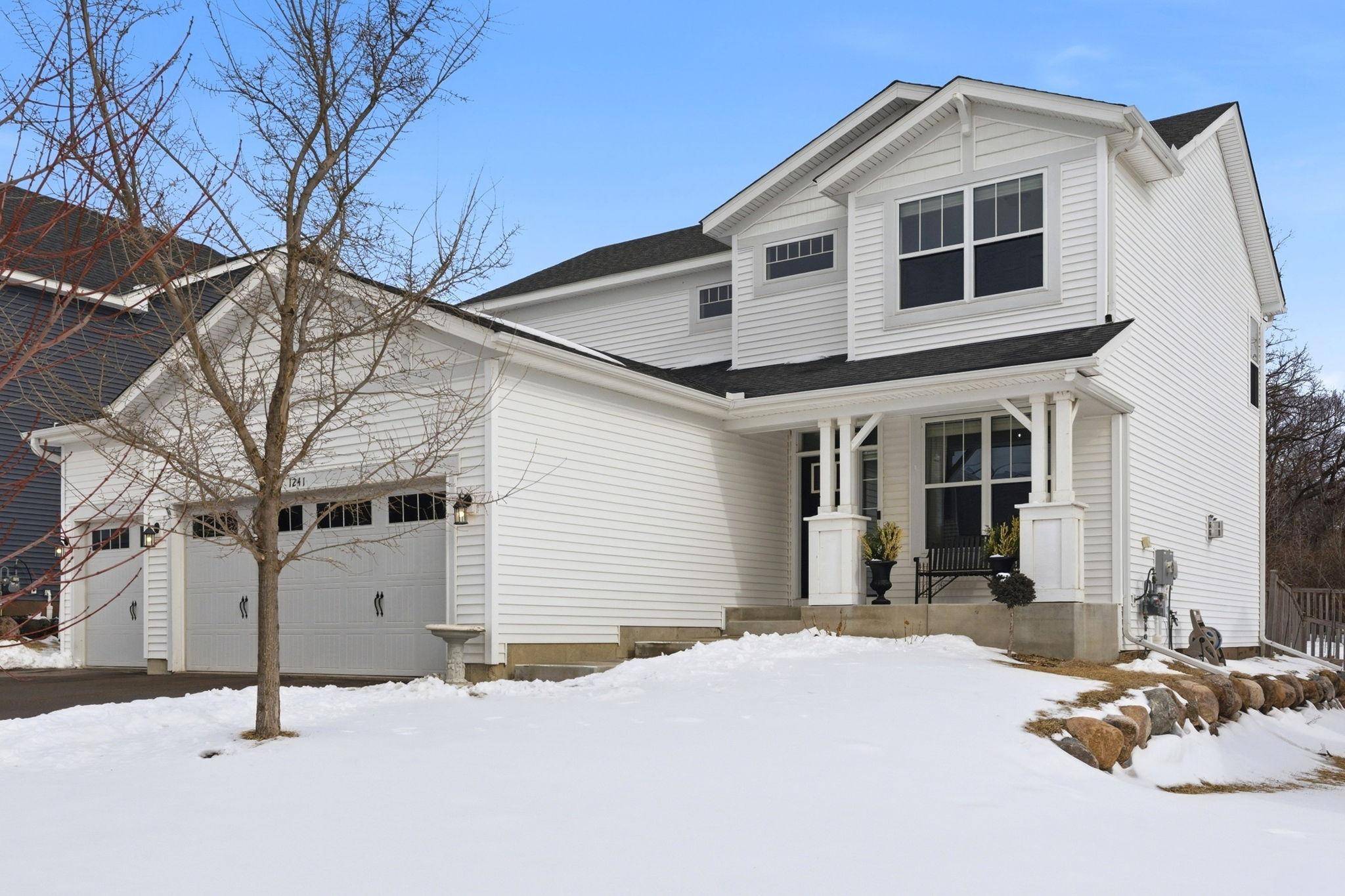 1241 Maple LN, Carver, MN 55315