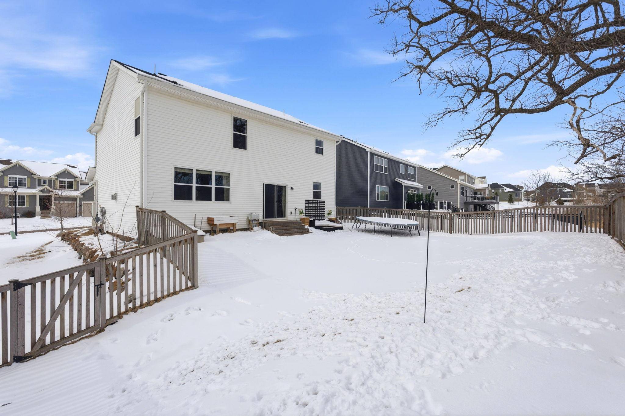 1241 Maple LN, Carver, MN 55315