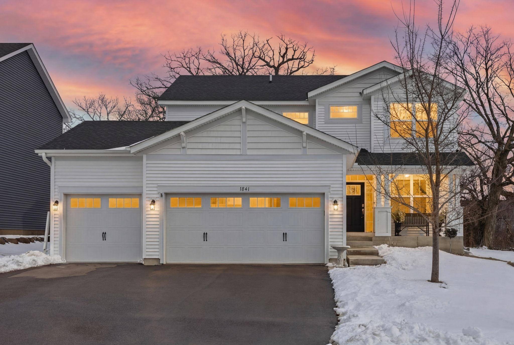 1241 Maple LN, Carver, MN 55315