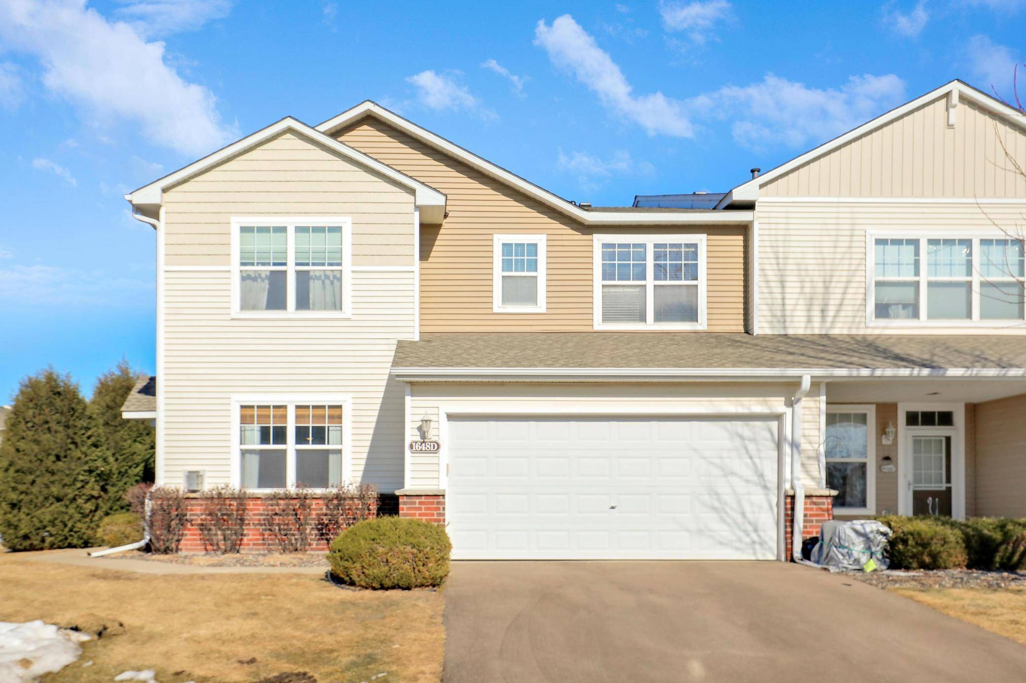 1648 White Pine WAY #D, Carver, MN 55315