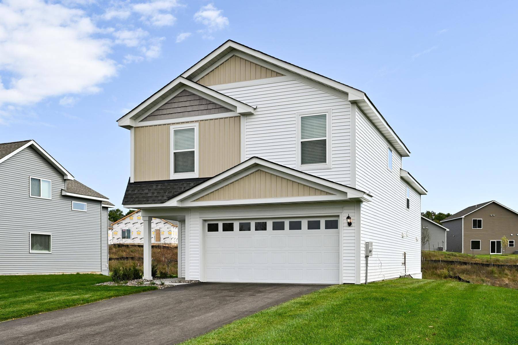 614 Redwood LOOP N, Cambridge, MN 55008