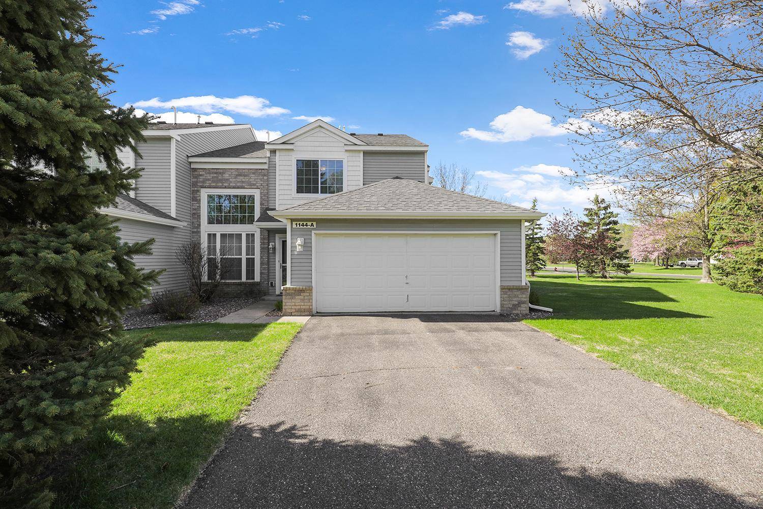 1144 101st AVE NE #A, Blaine, MN 55434