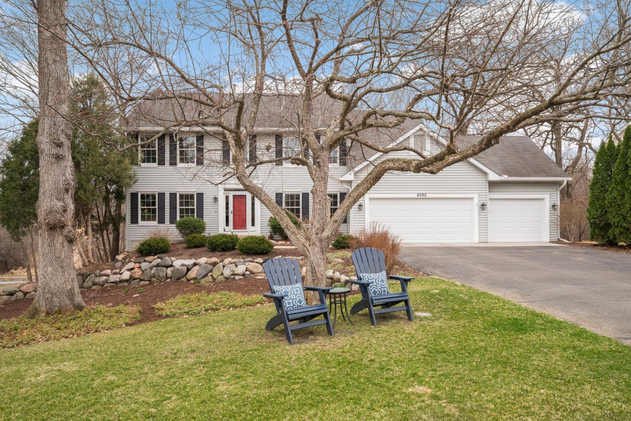 8595 Drake CT, Chanhassen, MN 55317