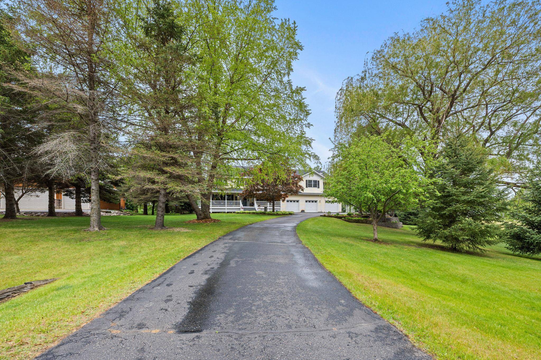 31789 Lakeway DR NE, Cambridge, MN 55008
