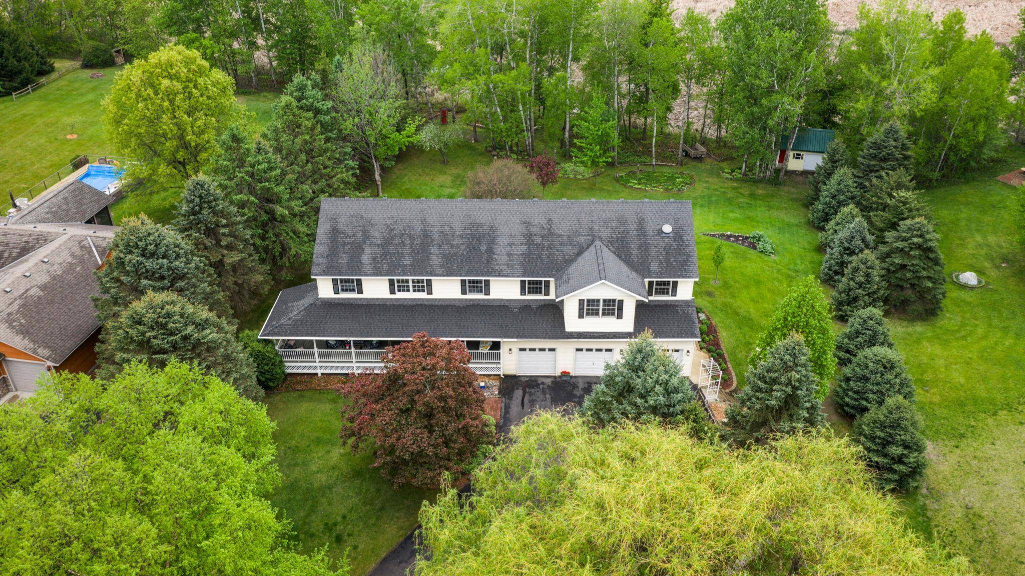 31789 Lakeway DR NE, Cambridge, MN 55008