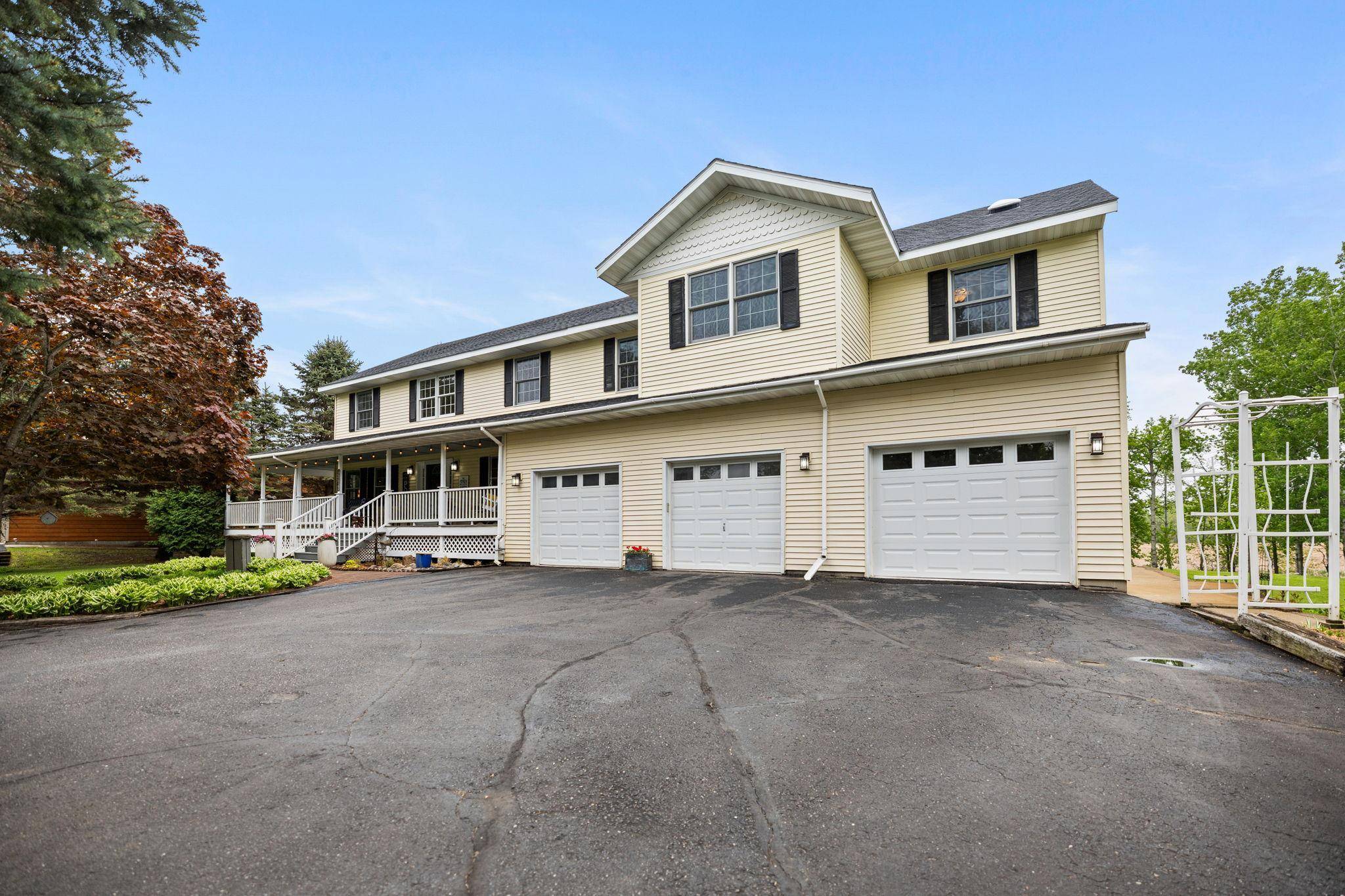 31789 Lakeway DR NE, Cambridge, MN 55008