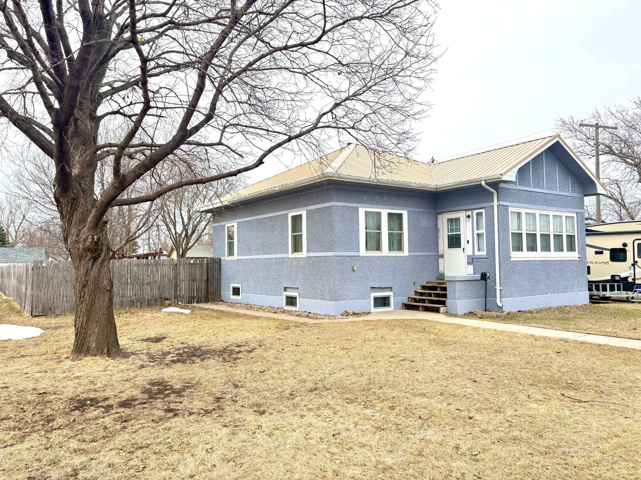806 Ring AVE N, Canby, MN 56220