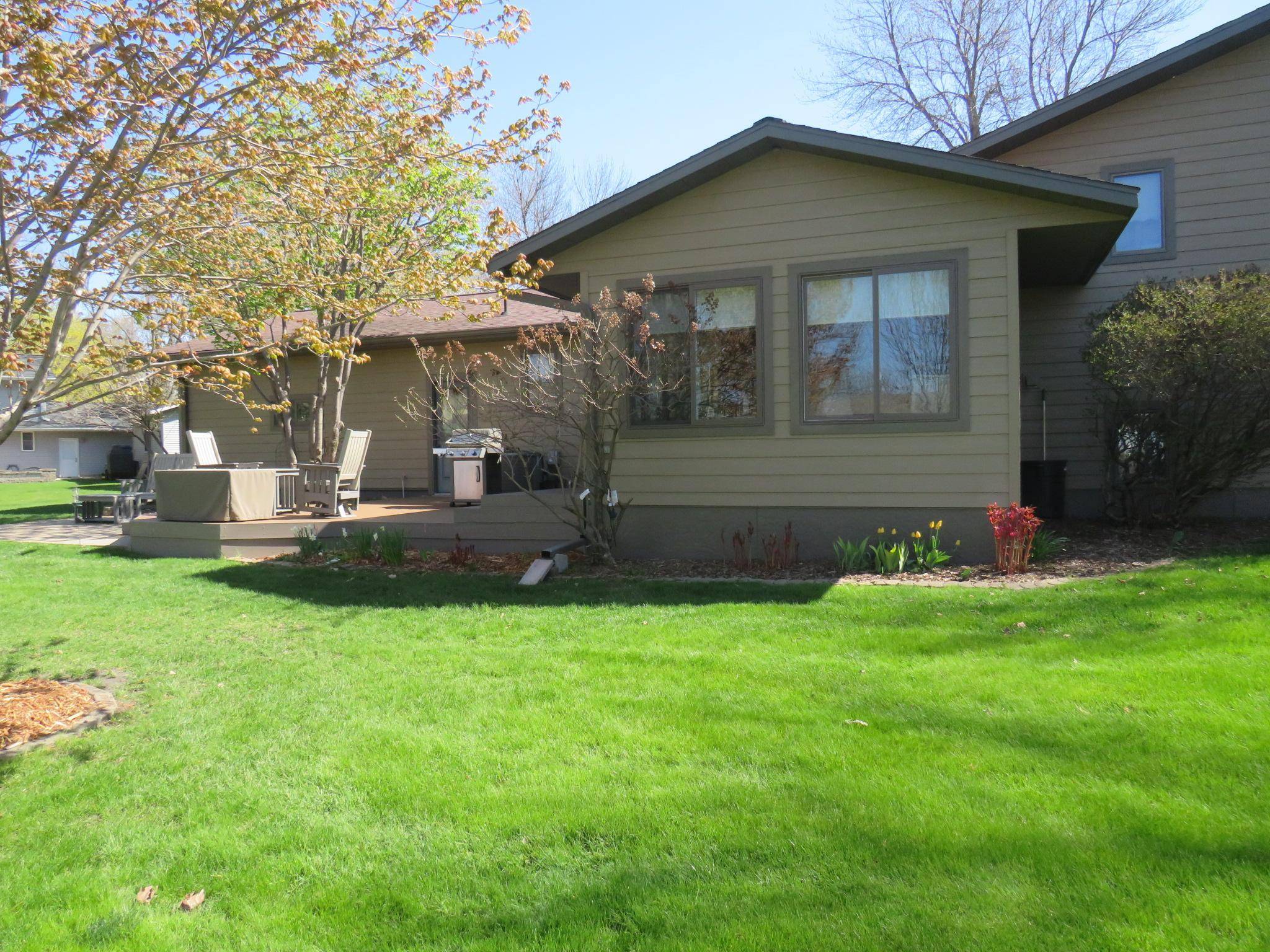 902 10th ST S, Benson, MN 56215