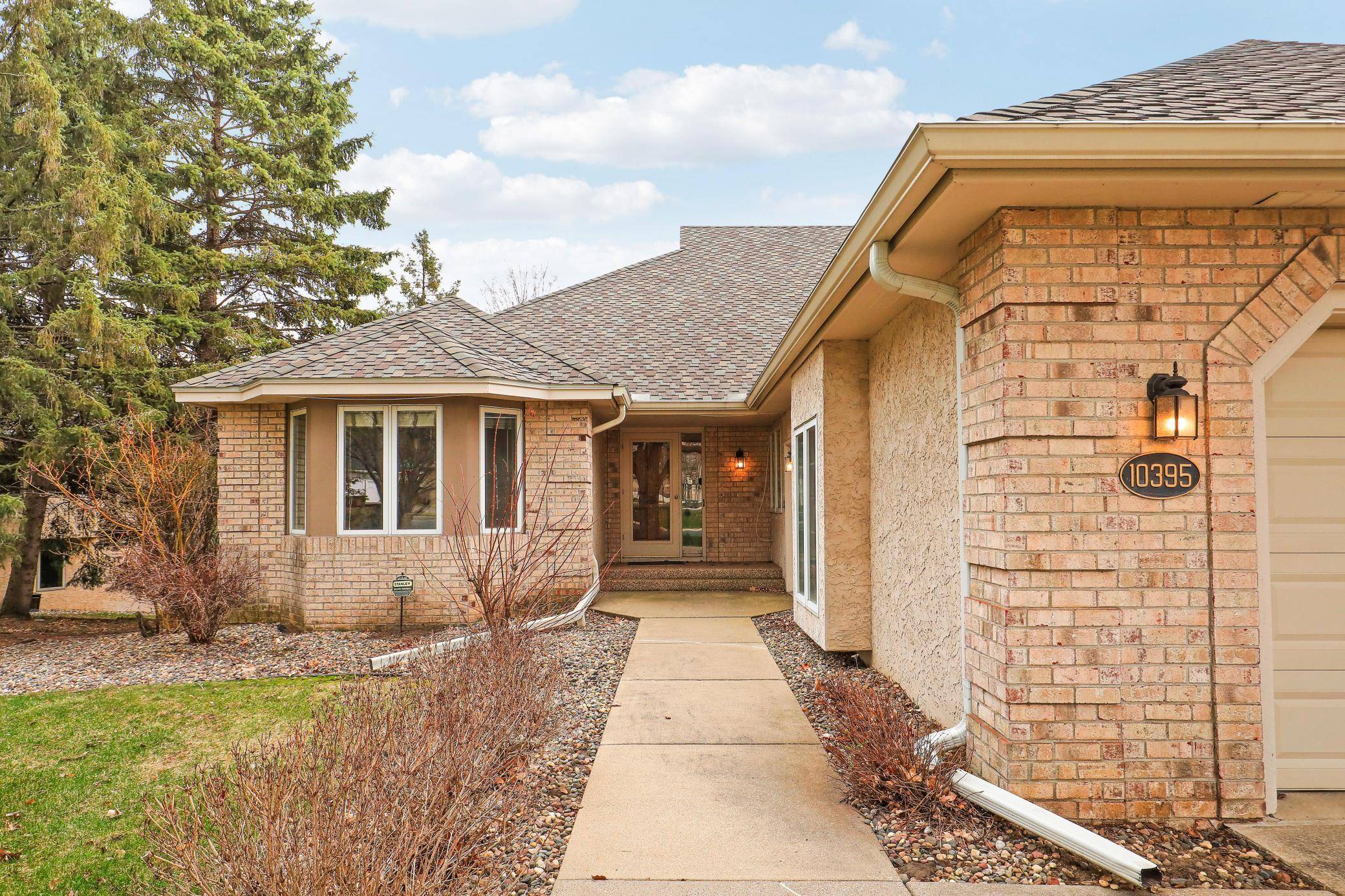 10395 Fawns WAY, Eden Prairie, MN 55347