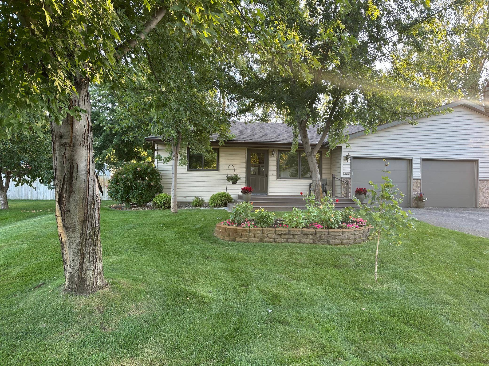 1208 Bridgeport LN NW, Alexandria, MN 56308
