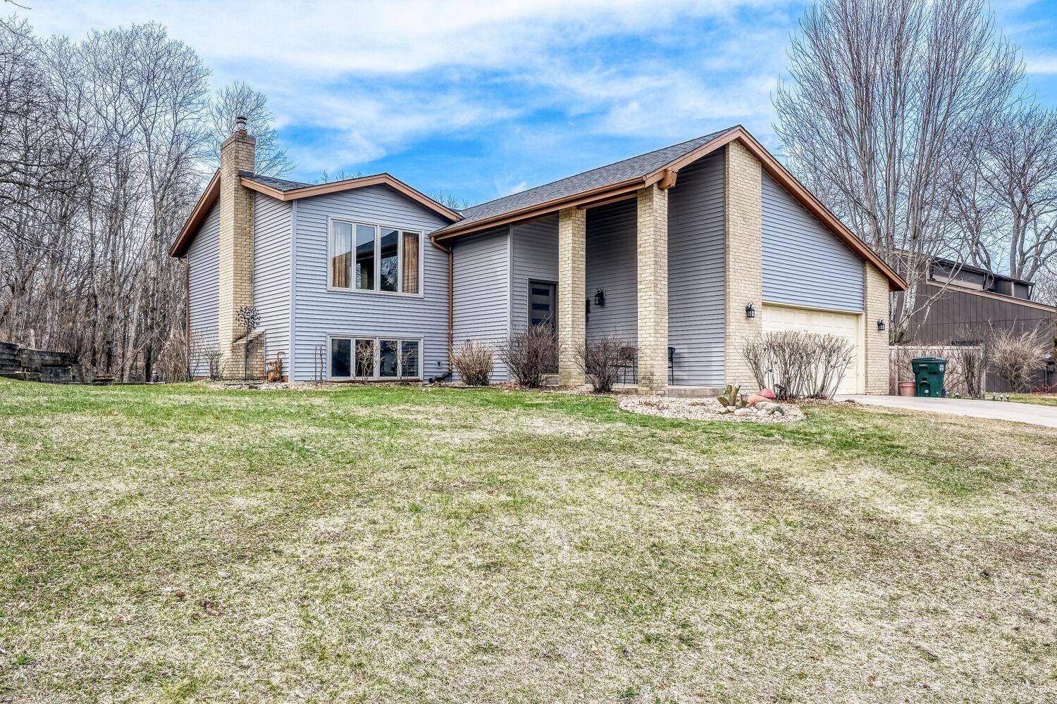 1632 Sherwood WAY, Eagan, MN 55122