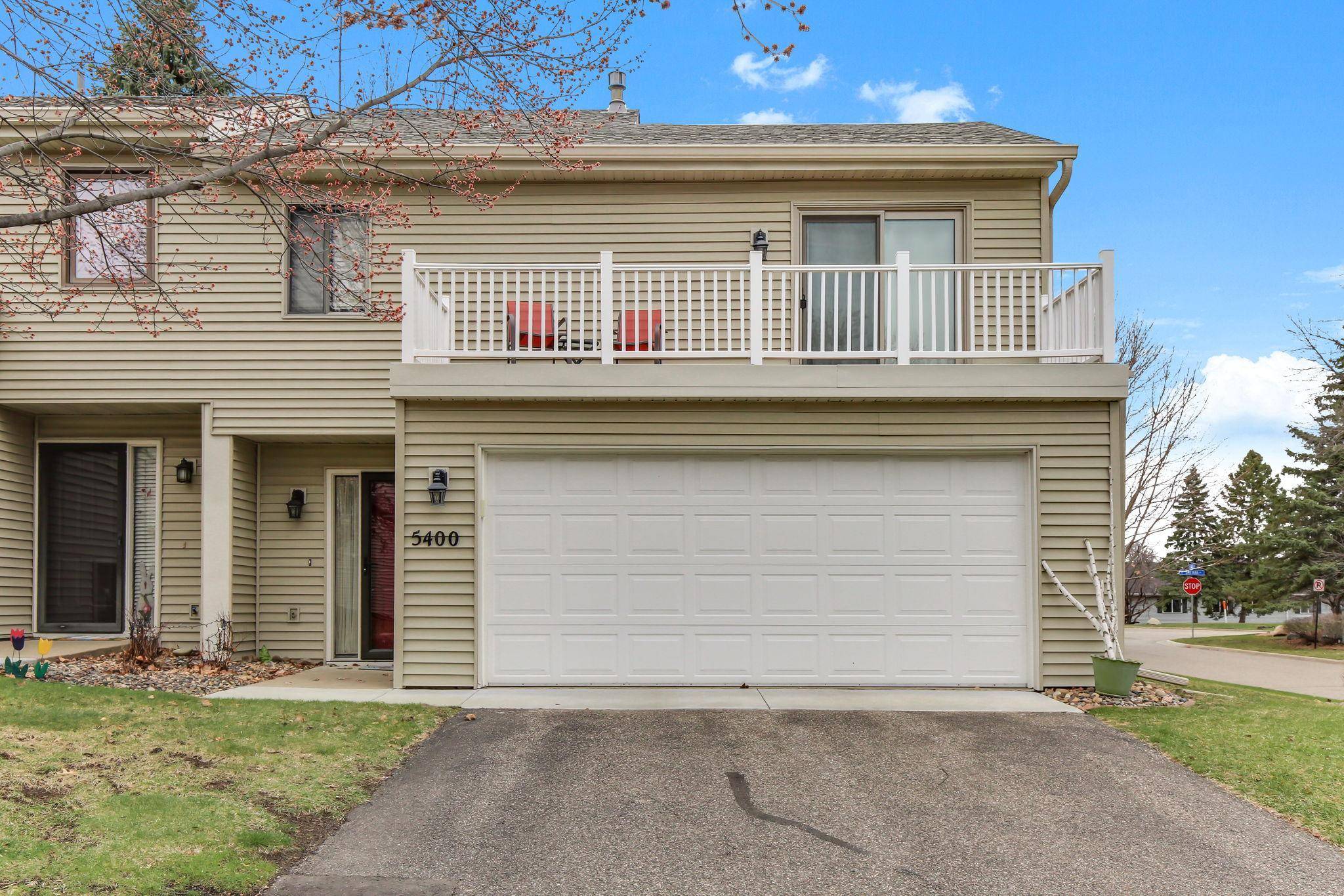 5400 Sanibel DR, Minnetonka, MN 55343