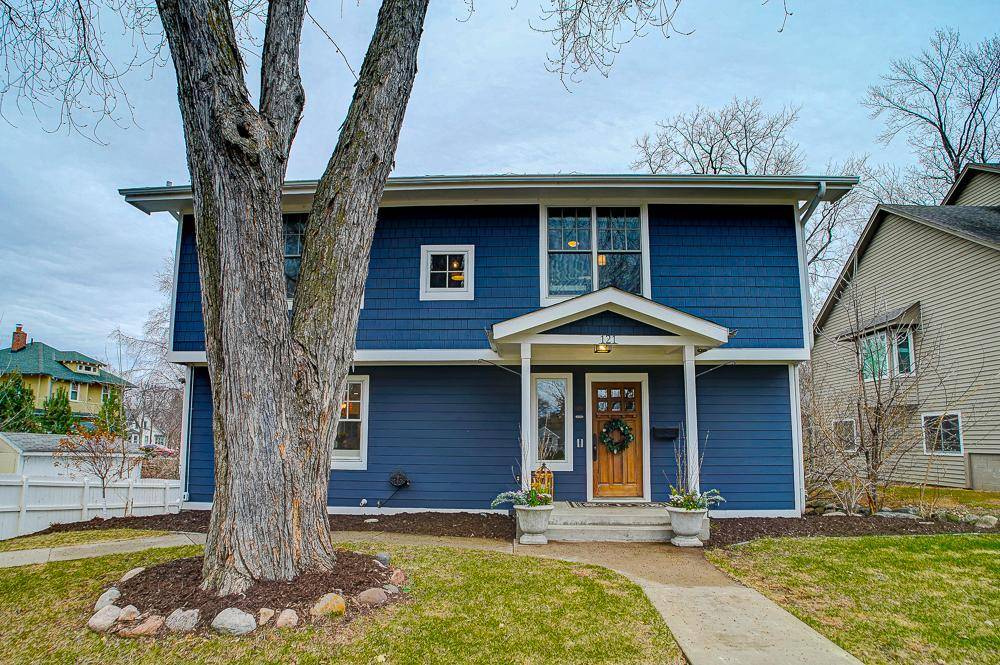 121 Courtland ST, Excelsior, MN 55331