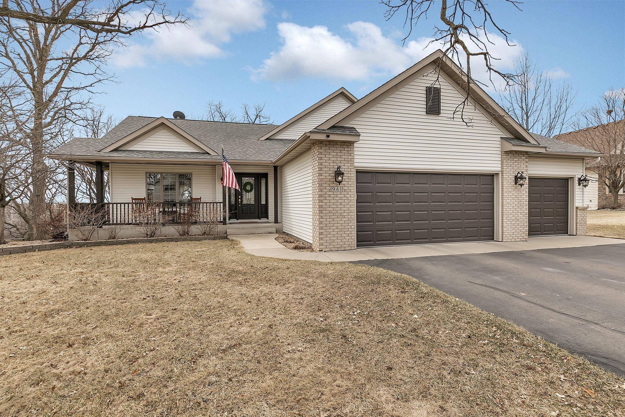 941 Oak Crest DR, Sauk Rapids, MN 56379