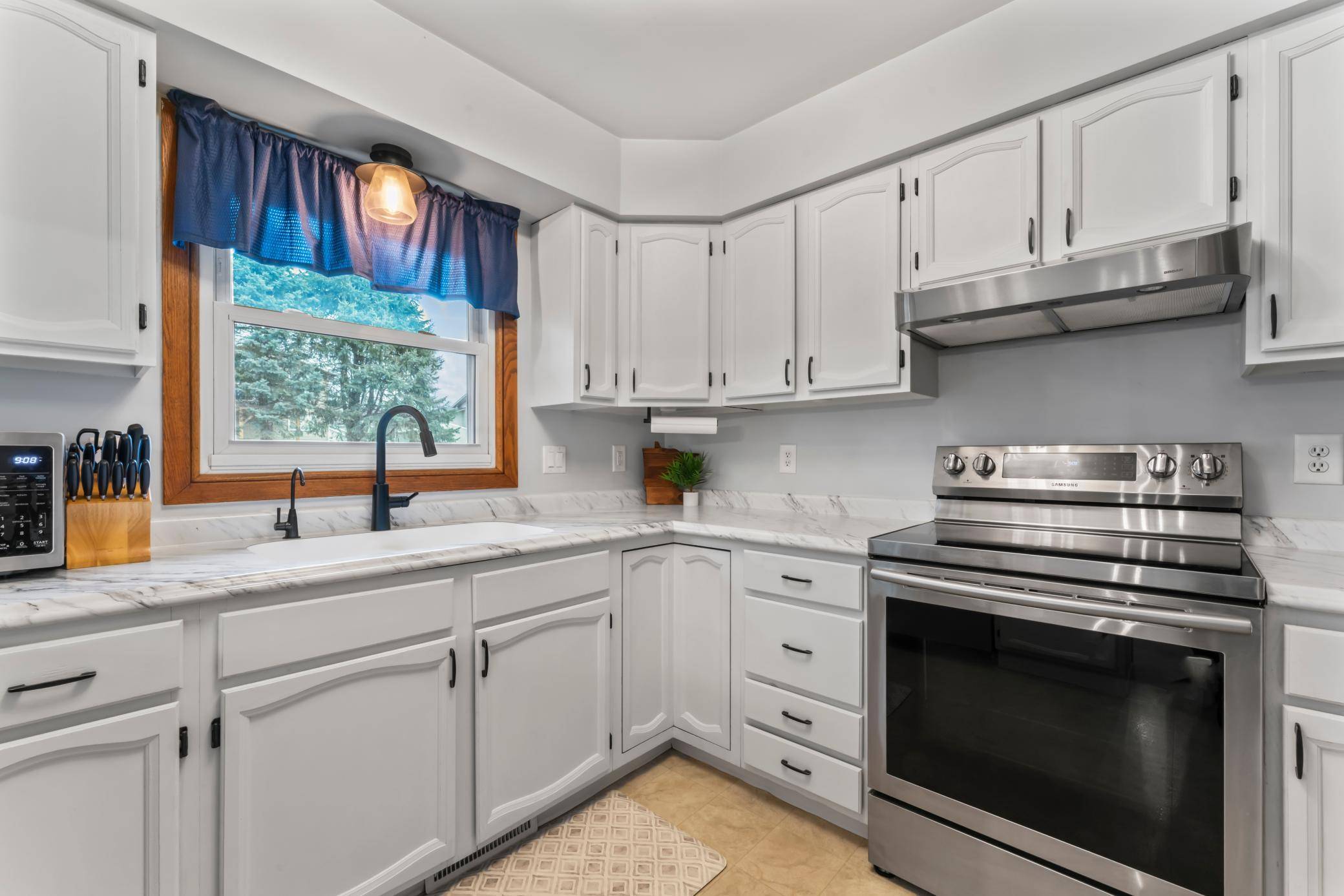 321 7th ST NW, Byron, MN 55920
