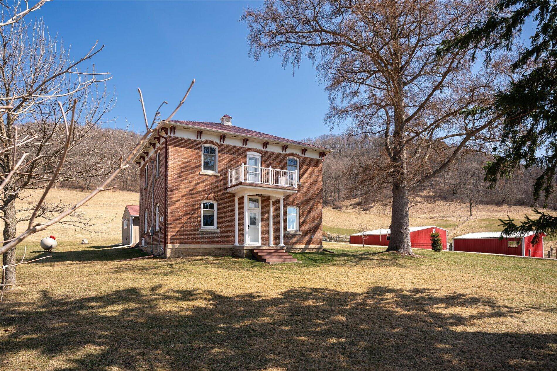 704 N 7th ST, Brownsville, MN 55919