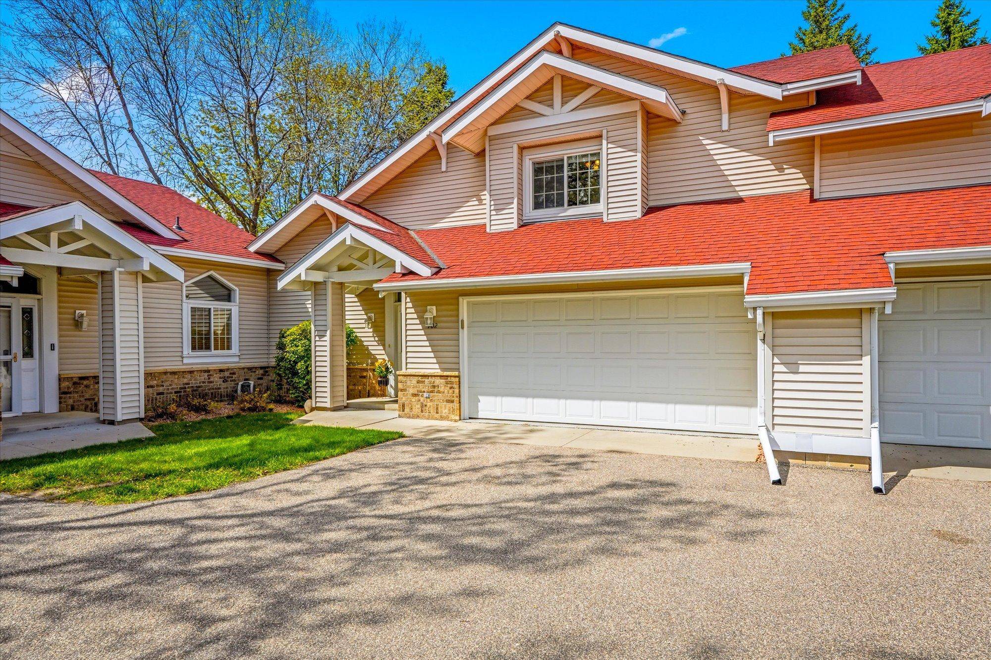 702 E Nicollet BLVD, Burnsville, MN 55337