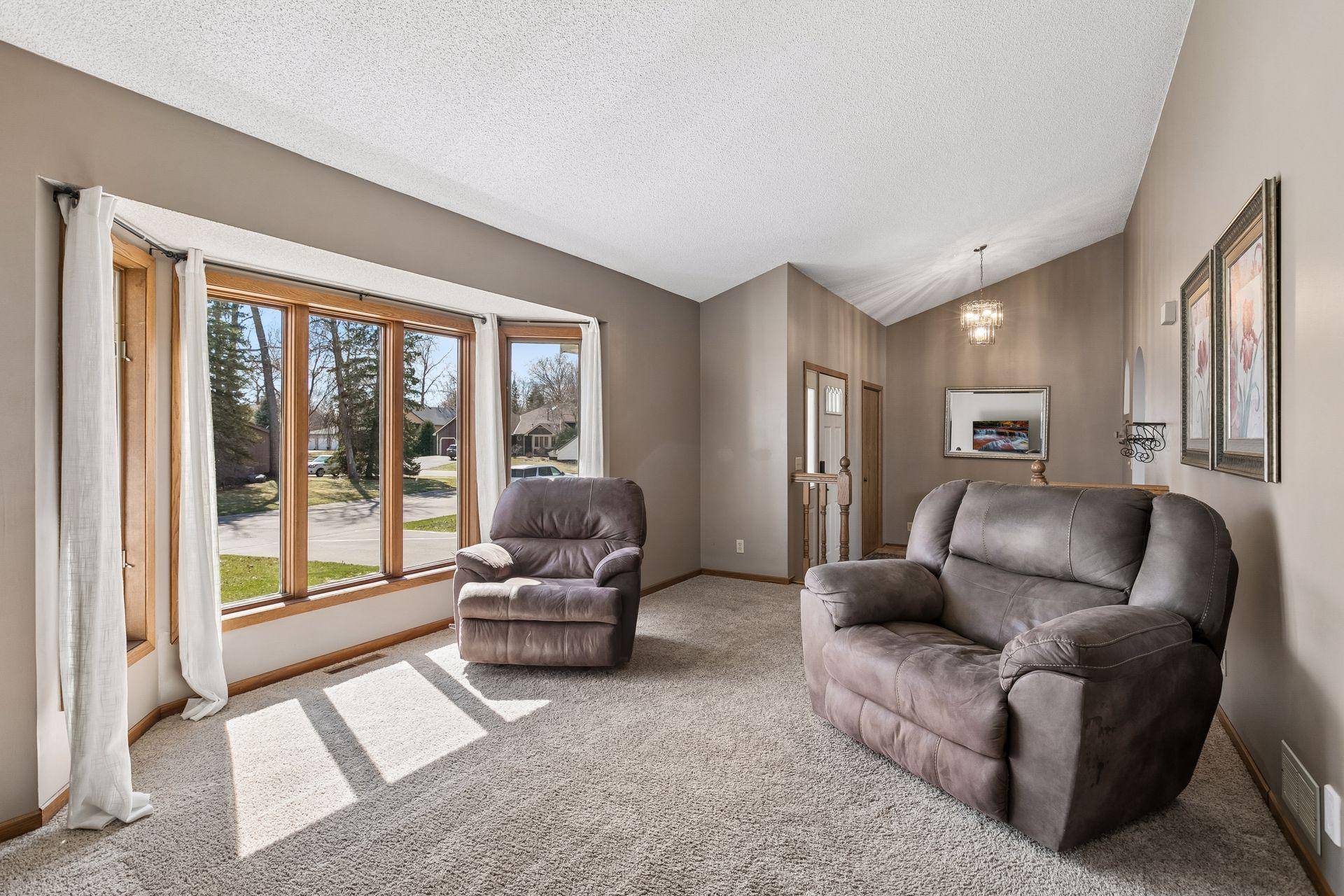8960 Montegue TER, Brooklyn Park, MN 55443