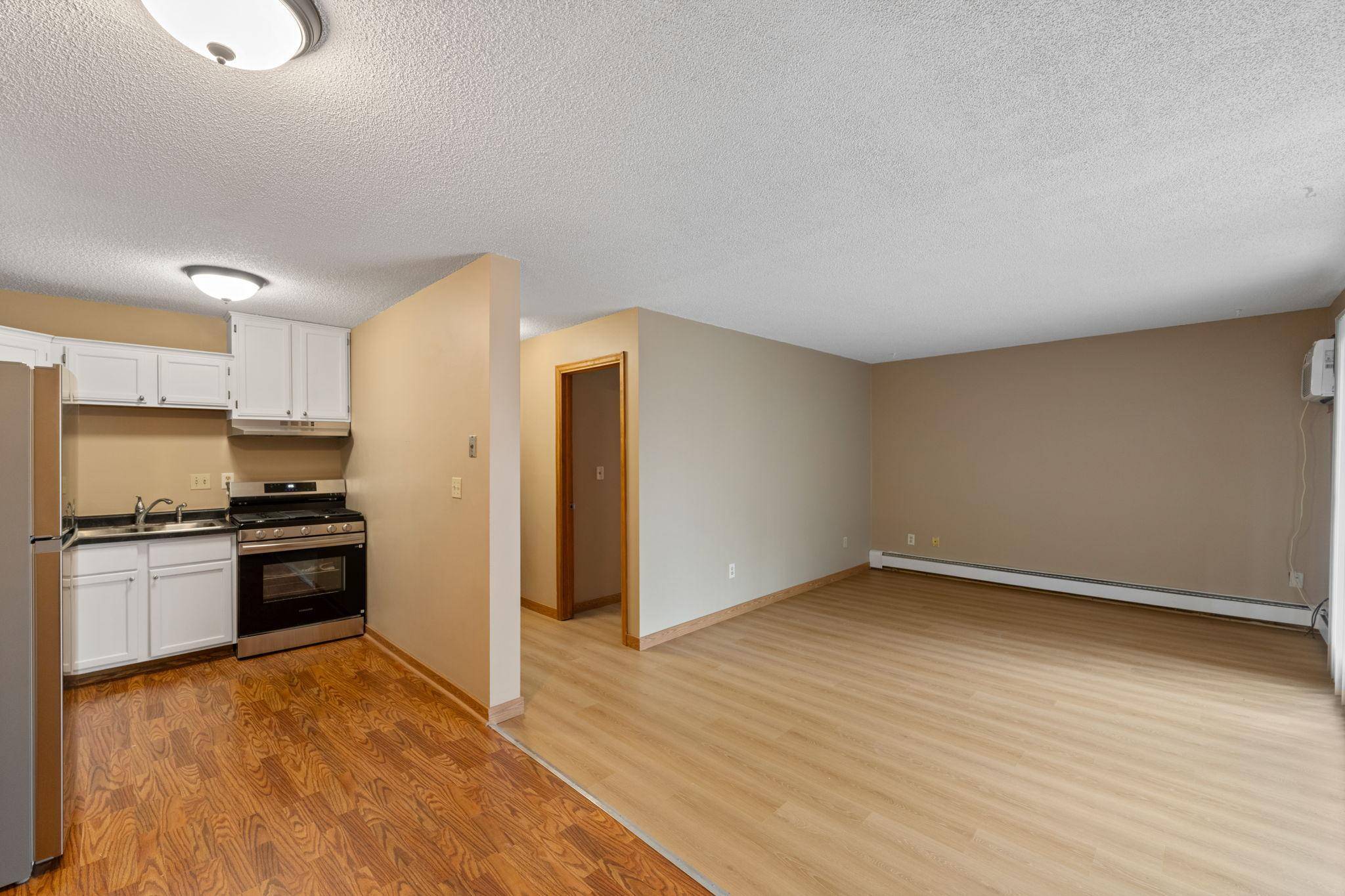 7202 72nd LN N, Brooklyn Park, MN 55428