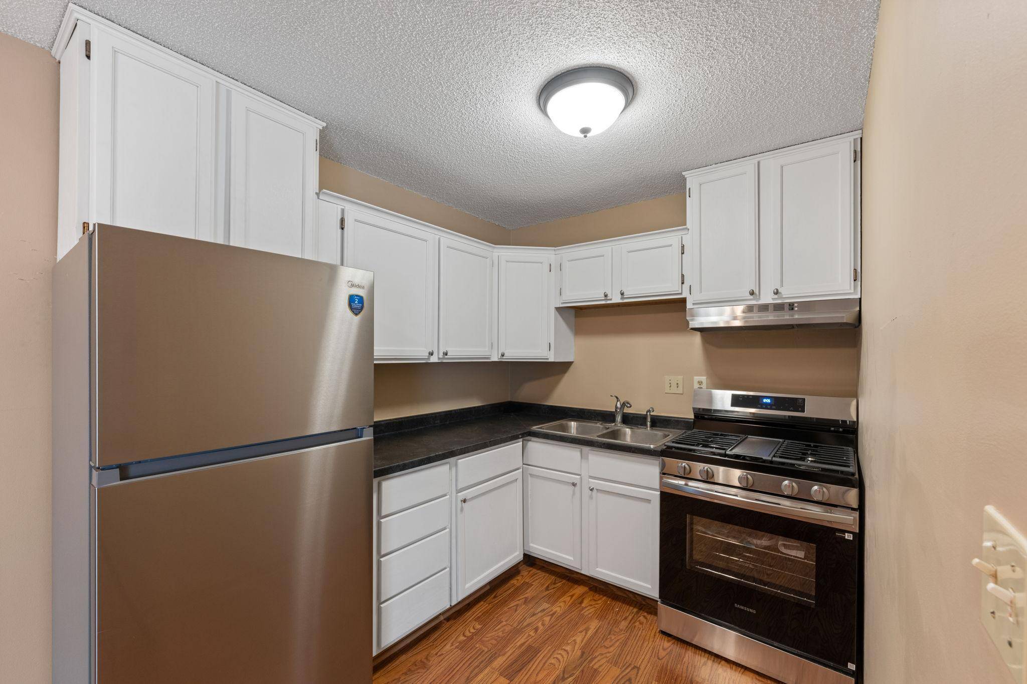 7202 72nd LN N, Brooklyn Park, MN 55428