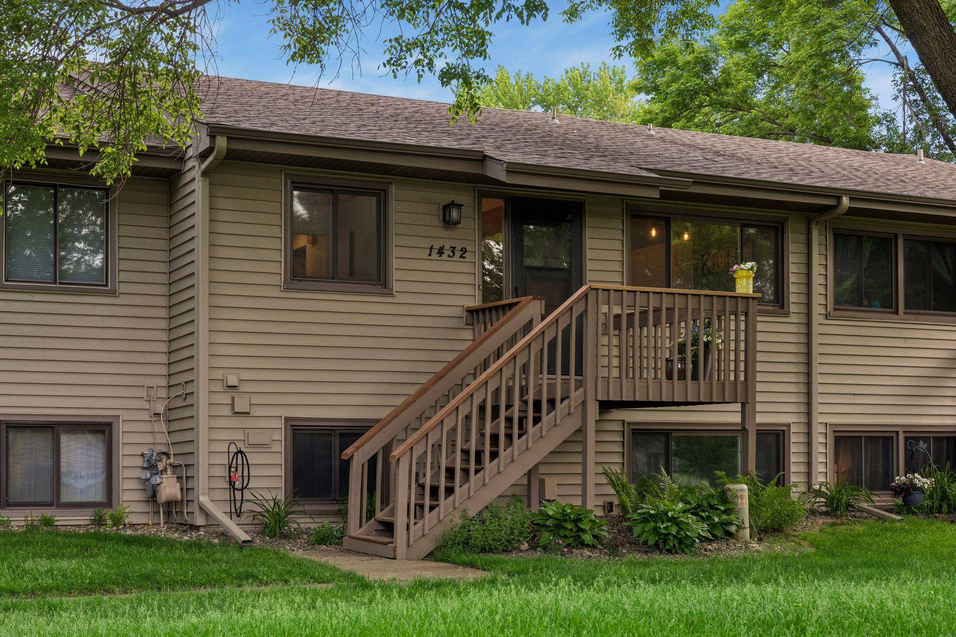 1432 Arden View DR, Arden Hills, MN 55112