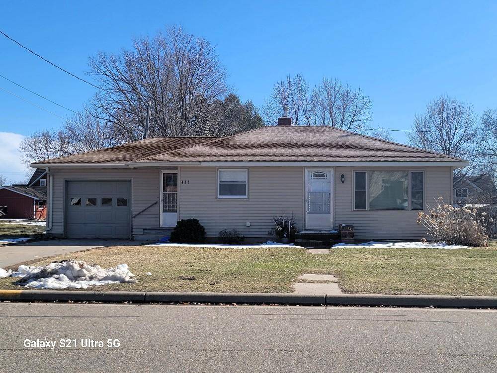 411 8th ST W, Browerville, MN 56438