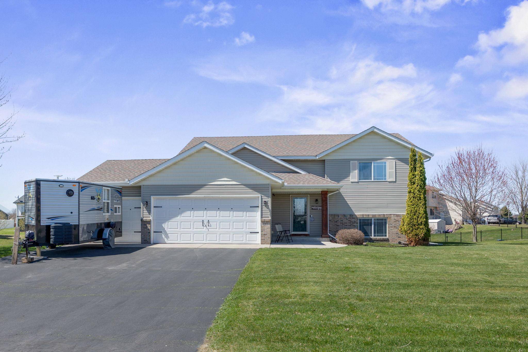 6267 Kahl AVE NE, Albertville, MN 55301