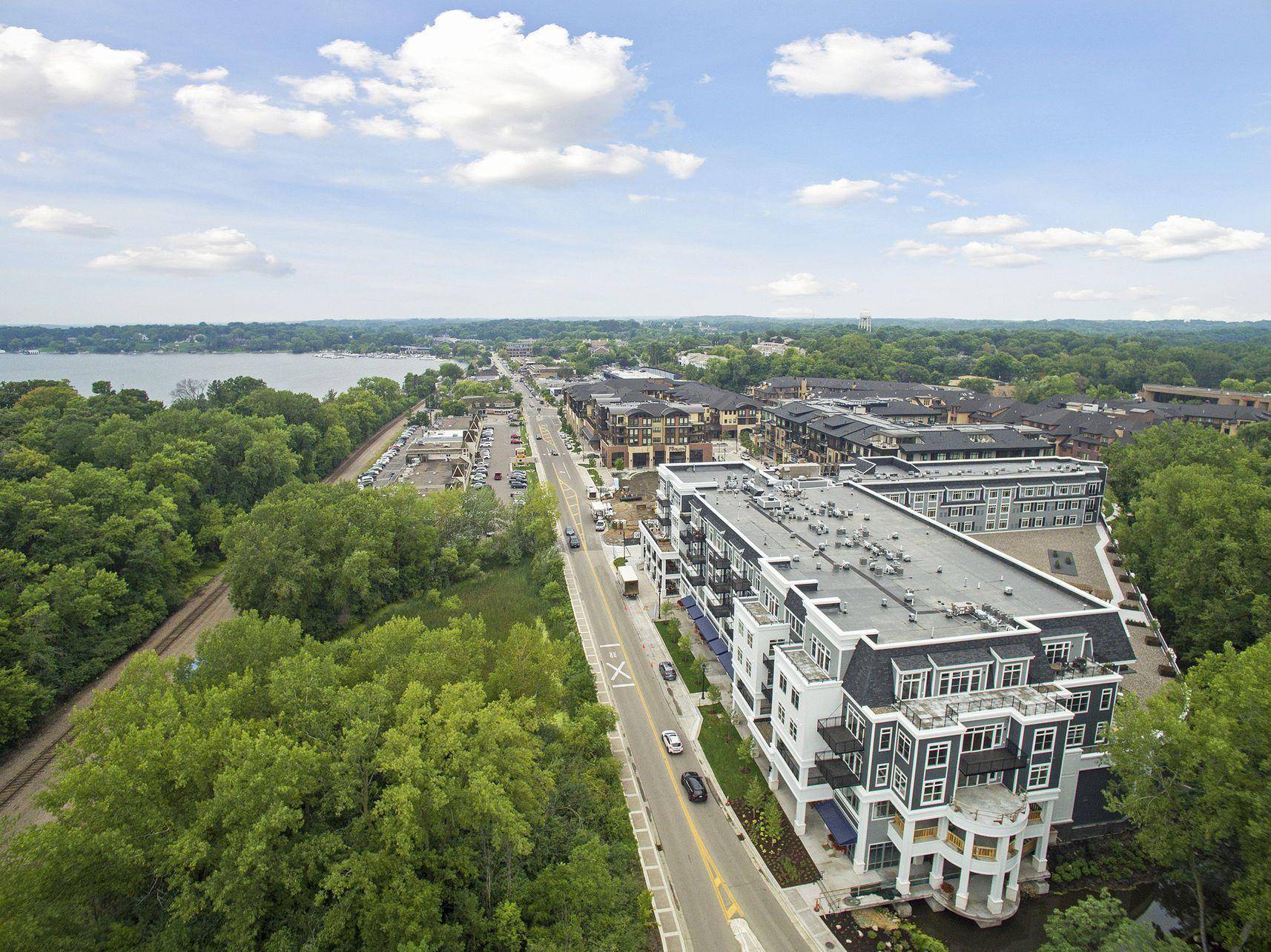 935 Lake ST E #312, Wayzata, MN 55391