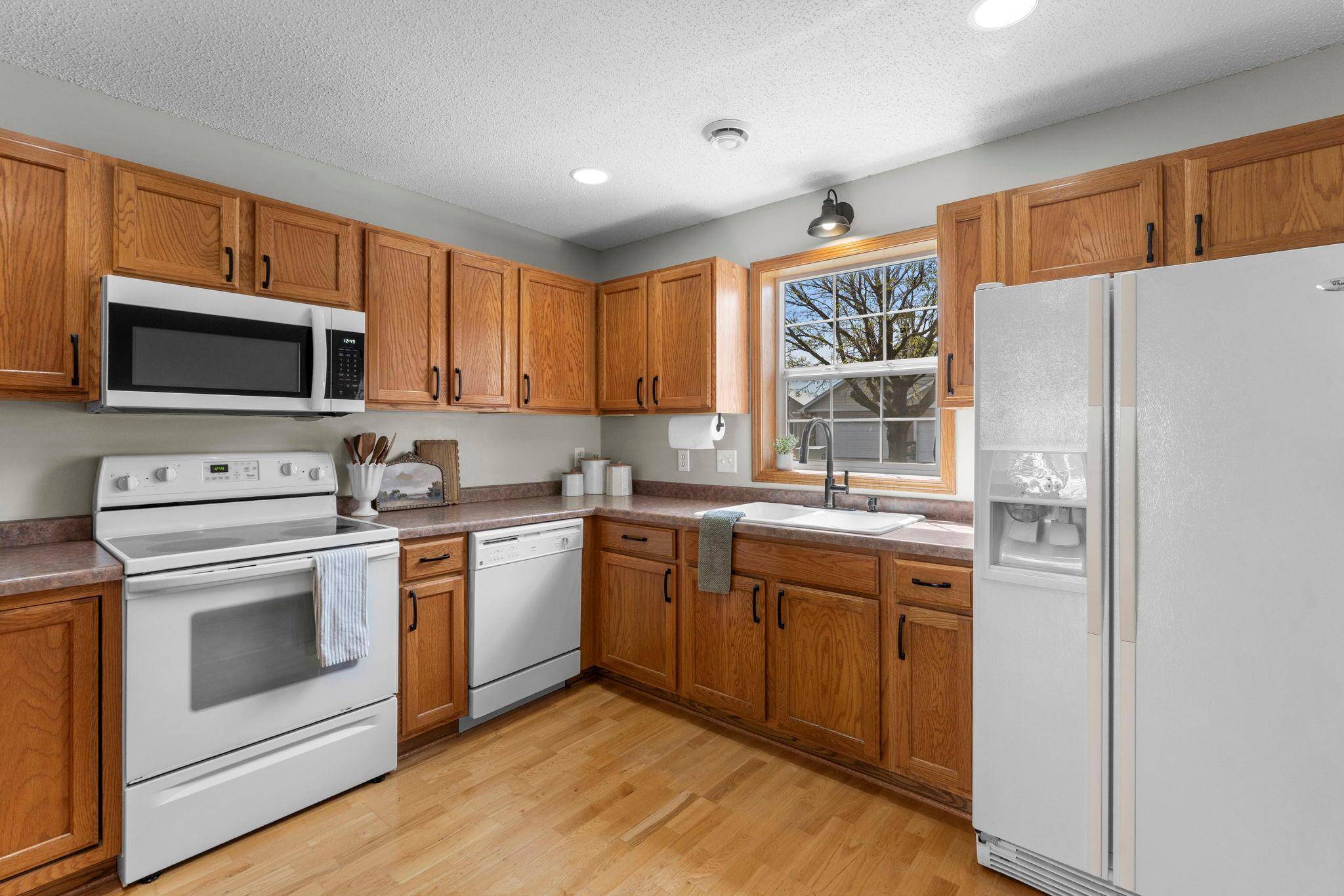 10534 64th LN NE, Albertville, MN 55301