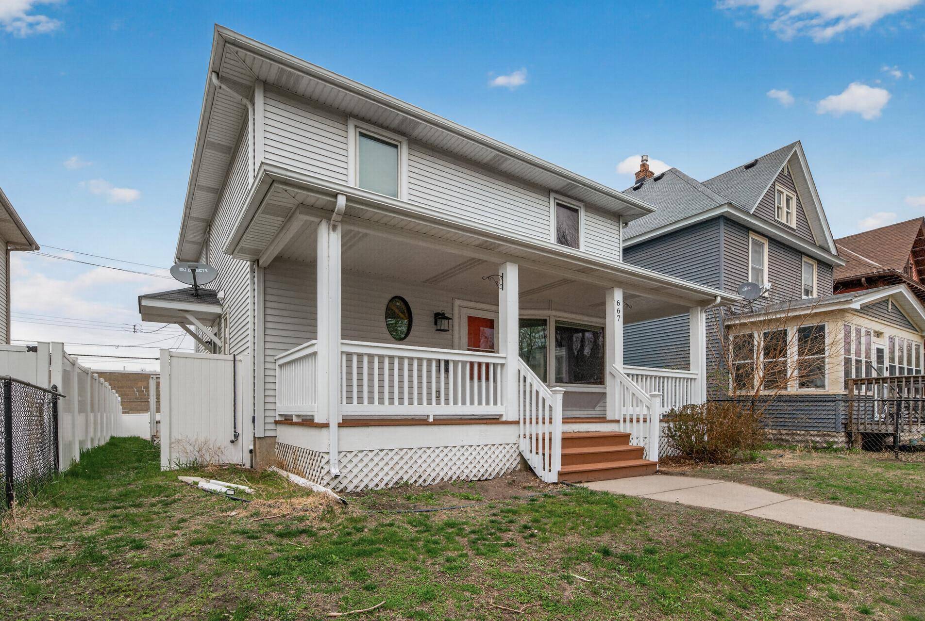 667 Aurora AVE, Saint Paul, MN 55104