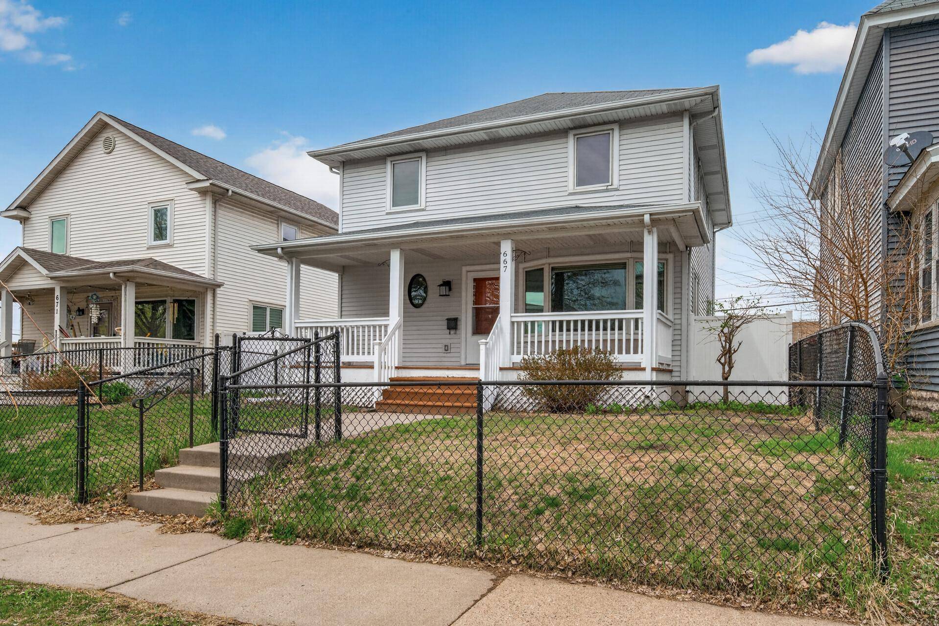 667 Aurora AVE, Saint Paul, MN 55104