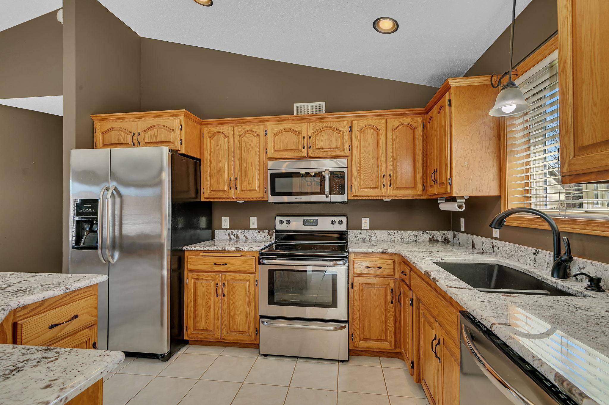 1002 Brook CT, Sauk Rapids, MN 56379