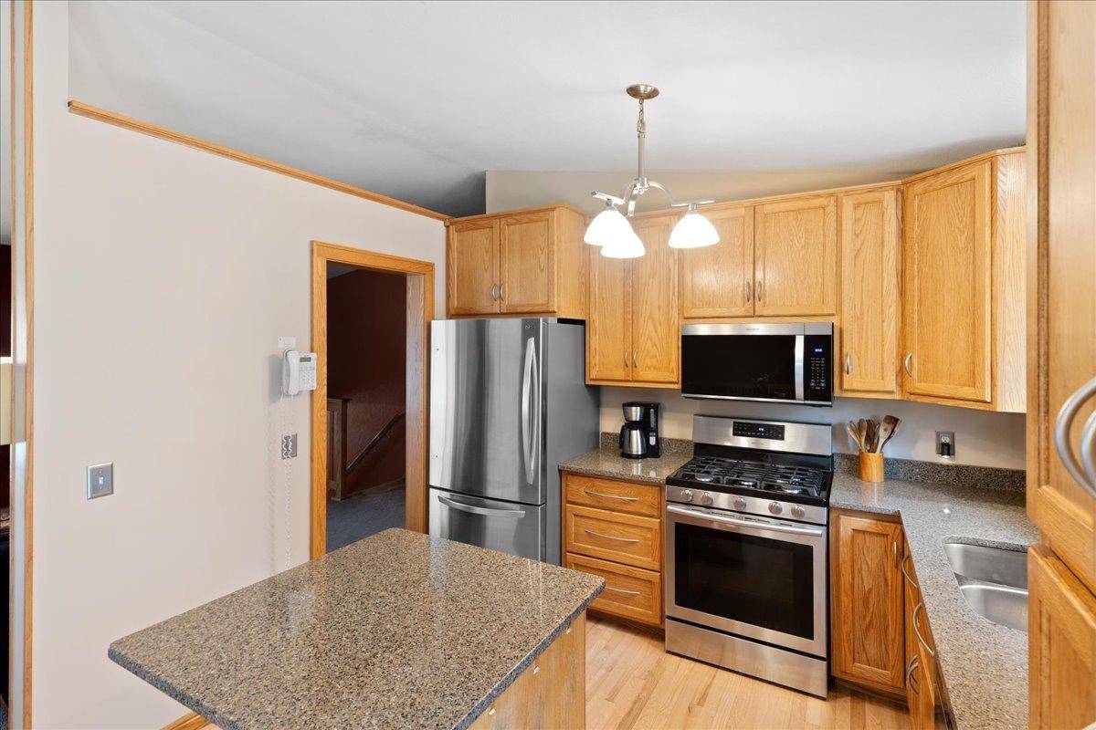7225 116th PL N, Champlin, MN 55316