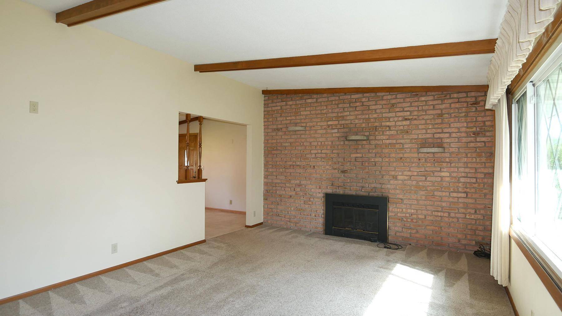 164 Linden DR, Apple Valley, MN 55124