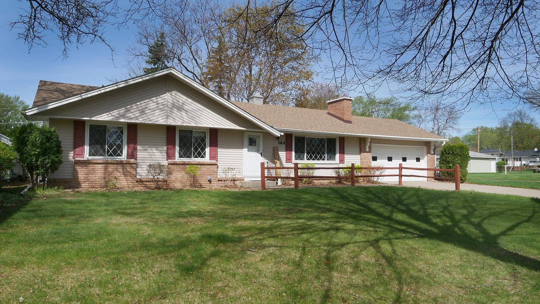 164 Linden DR, Apple Valley, MN 55124