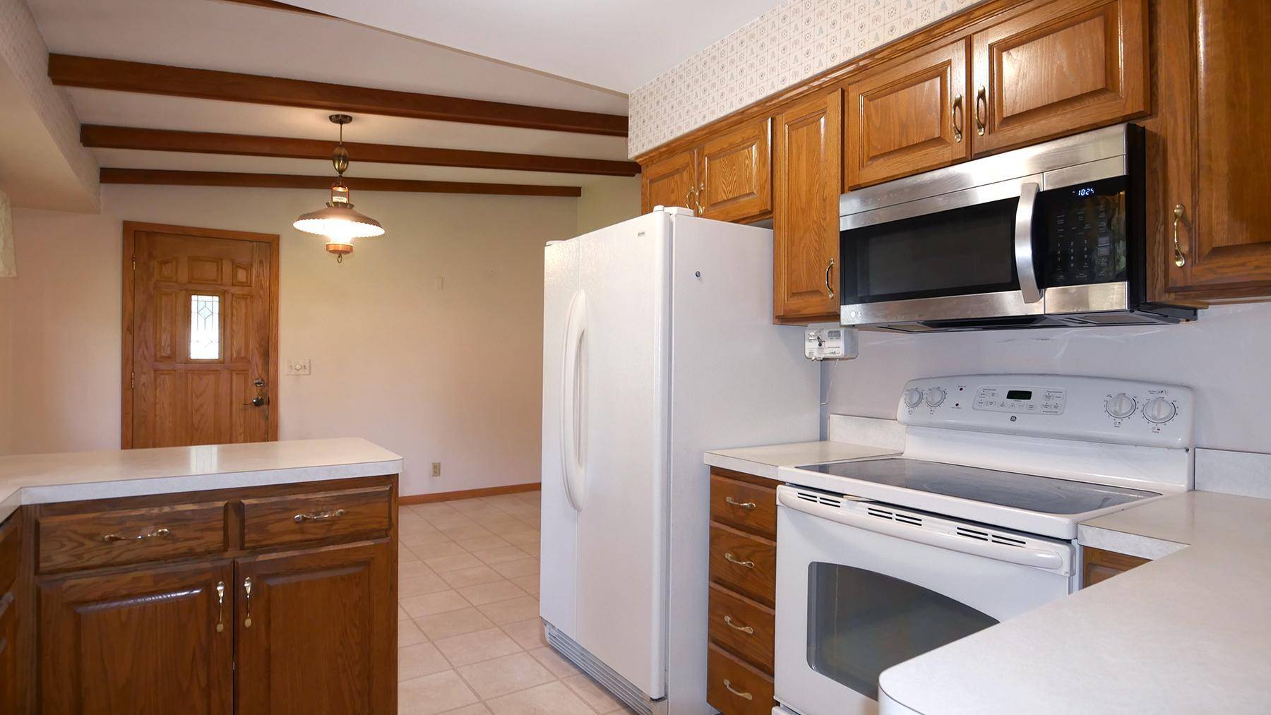 164 Linden DR, Apple Valley, MN 55124