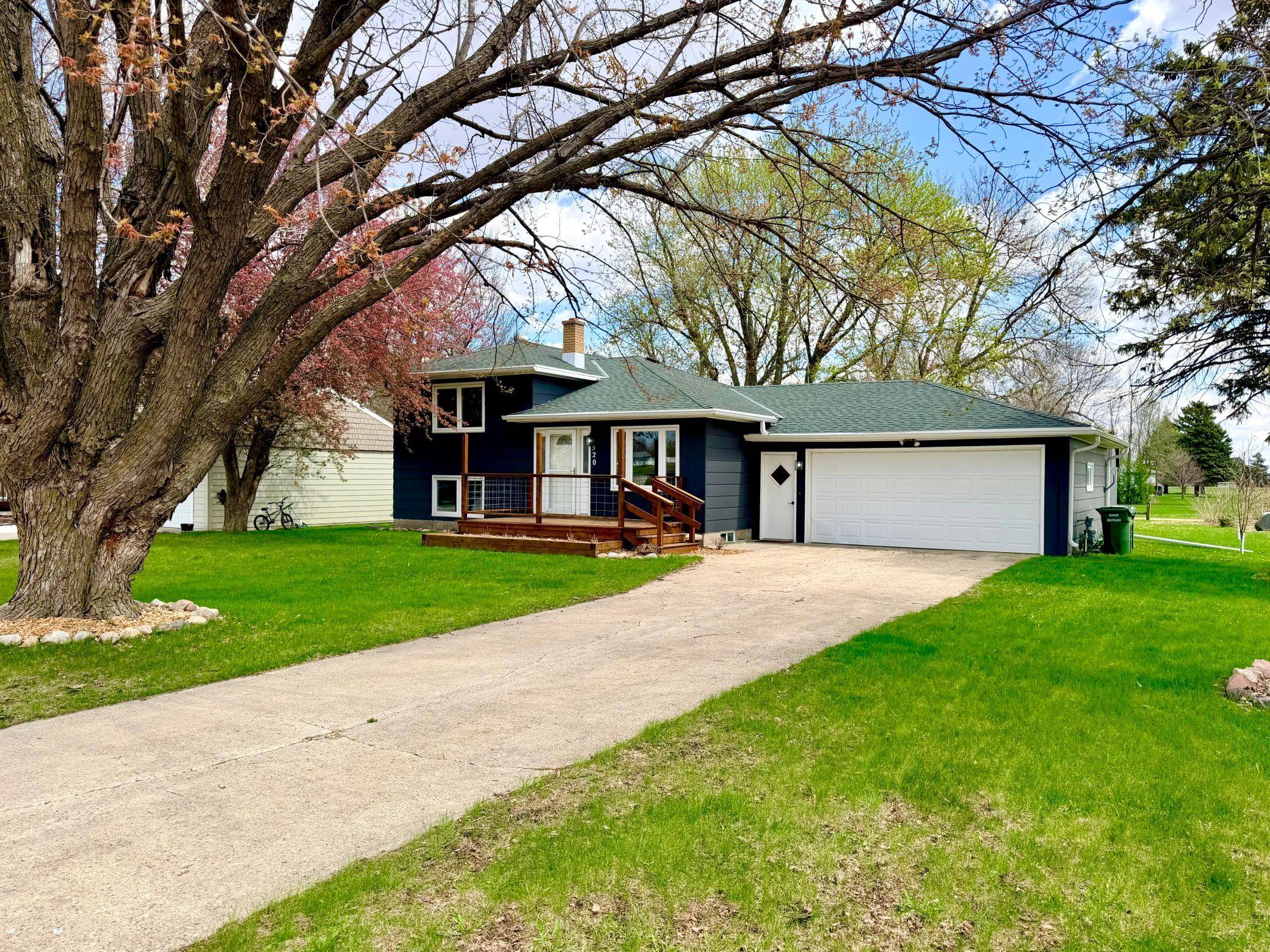 520 Frontier RD, Brewster, MN 56119