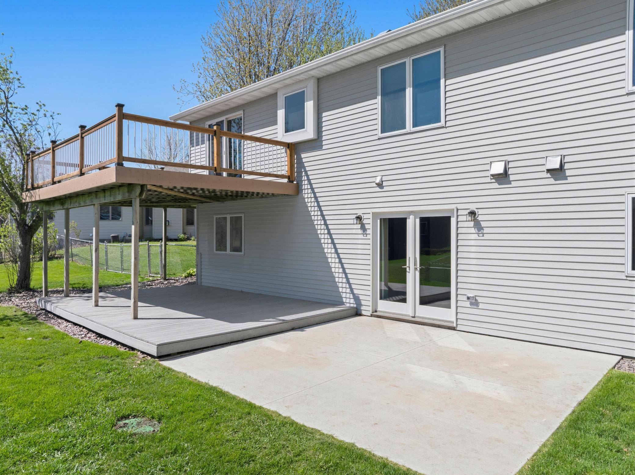 465 8th ST SW, Plainview, MN 55964