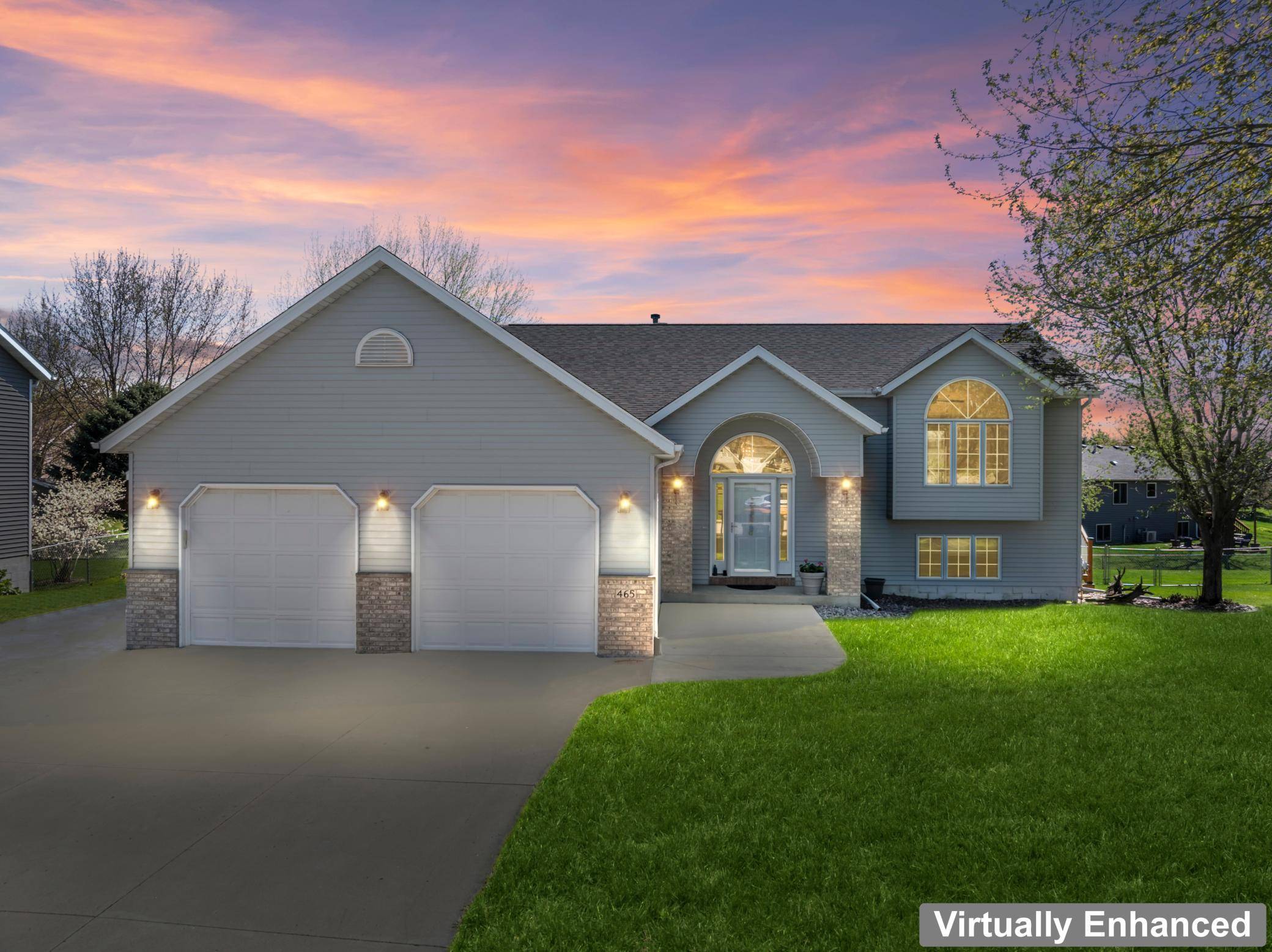 465 8th ST SW, Plainview, MN 55964
