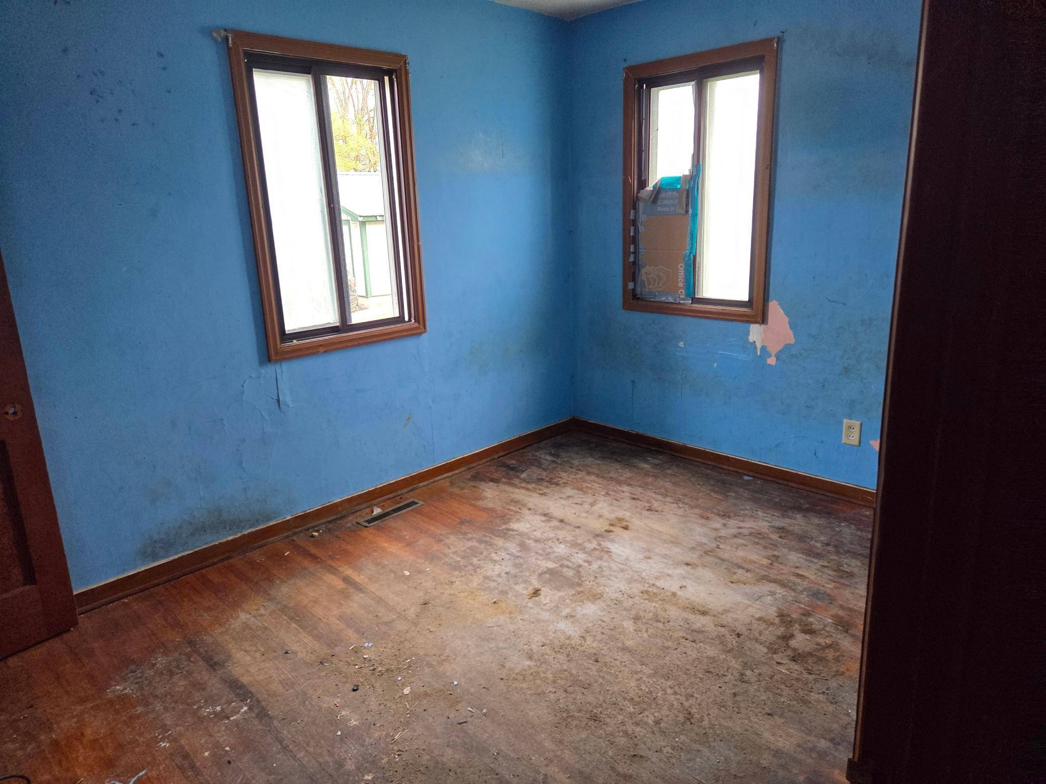 404 SE Pleasant ST, Brownsdale, MN 55918