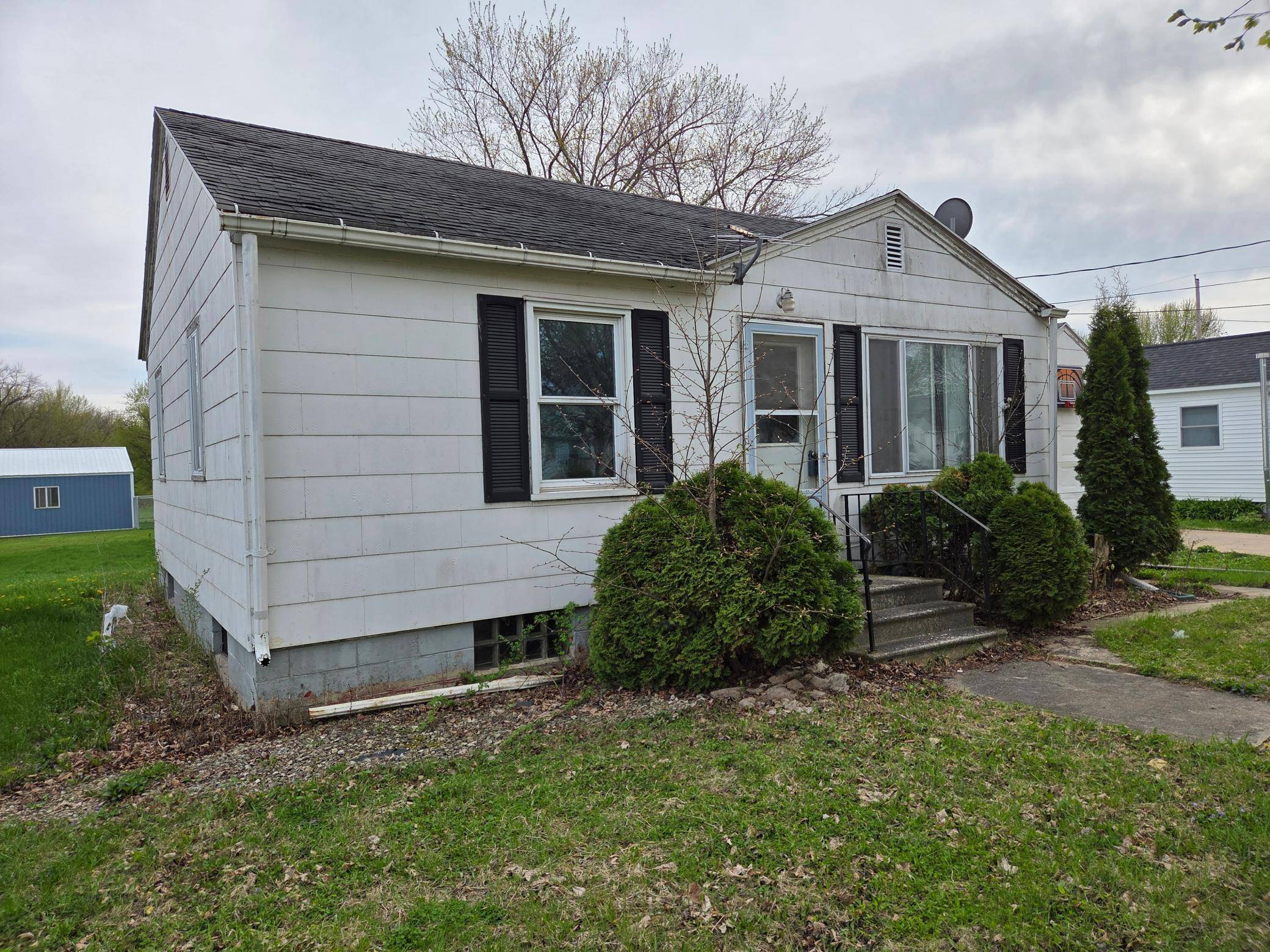 404 SE Pleasant ST, Brownsdale, MN 55918