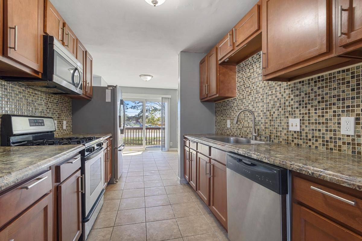 7505 62nd CT N, Brooklyn Park, MN 55428