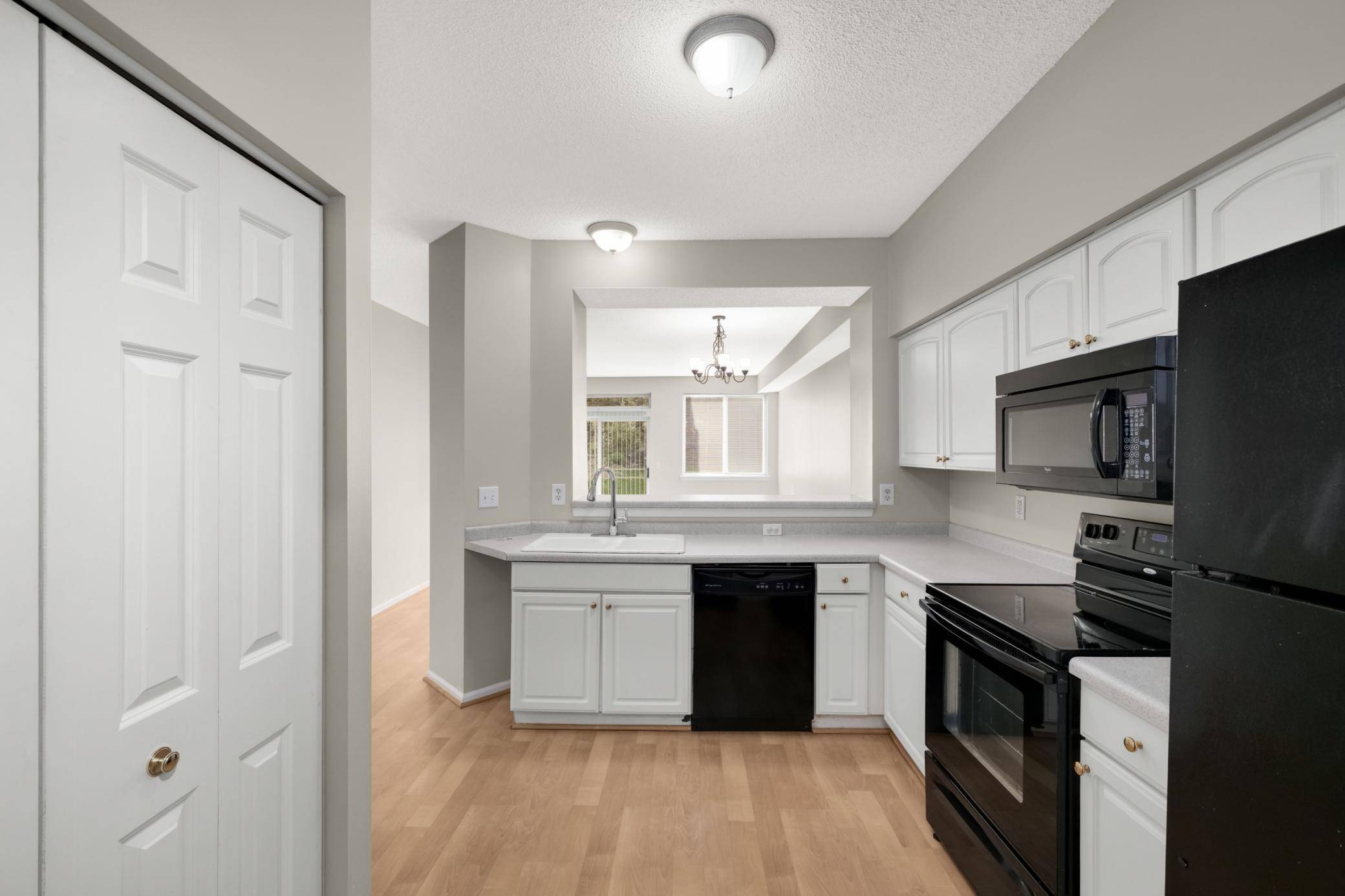 11707 Langford CIR, Burnsville, MN 55337