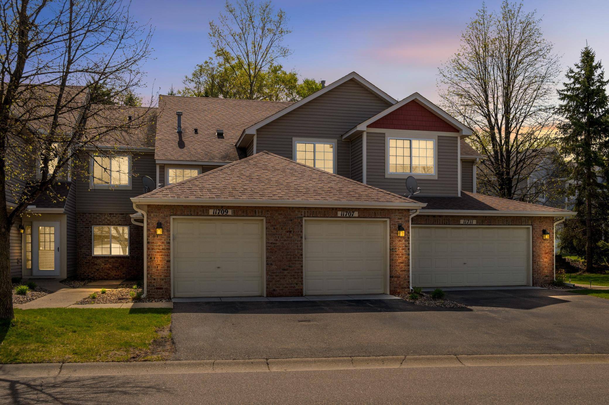 11707 Langford CIR, Burnsville, MN 55337