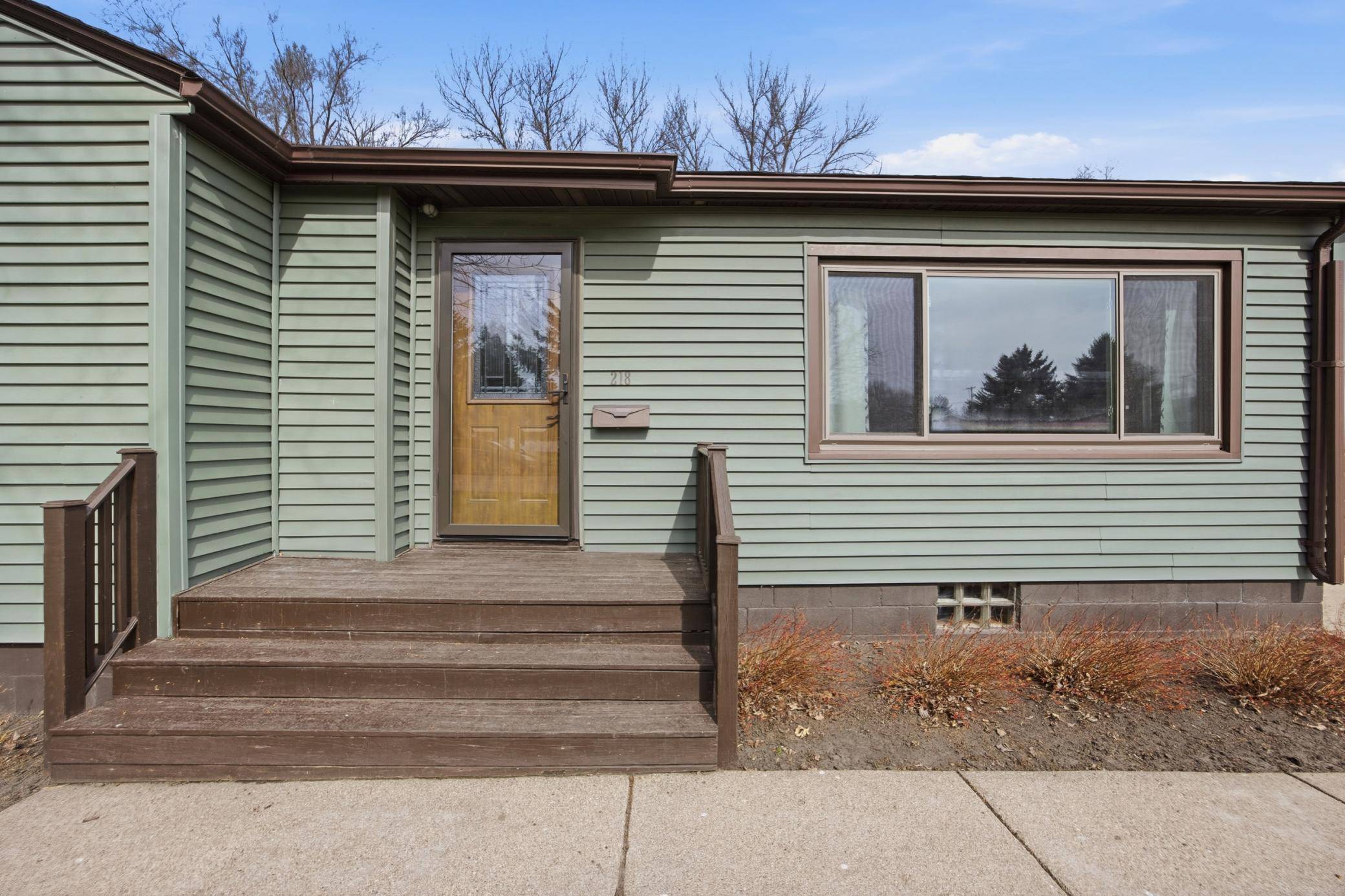 218 10th AVE, Enderlin, ND 58027