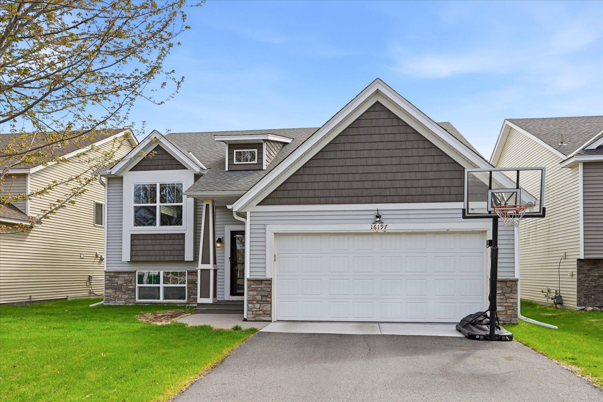 16197 Unity ST NW, Andover, MN 55304