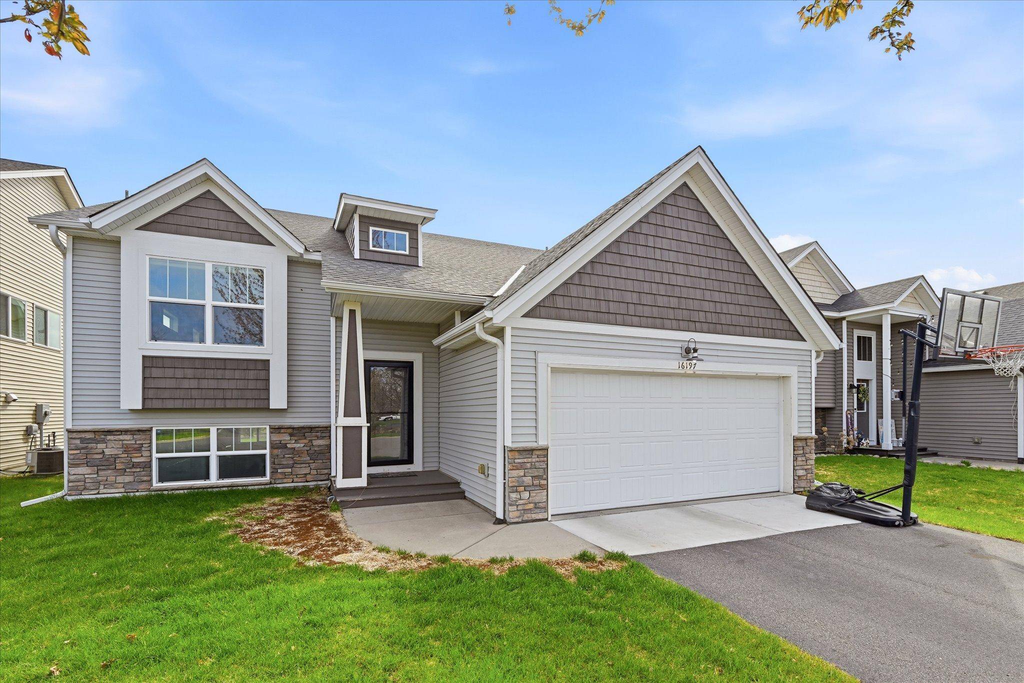 16197 Unity ST NW, Andover, MN 55304