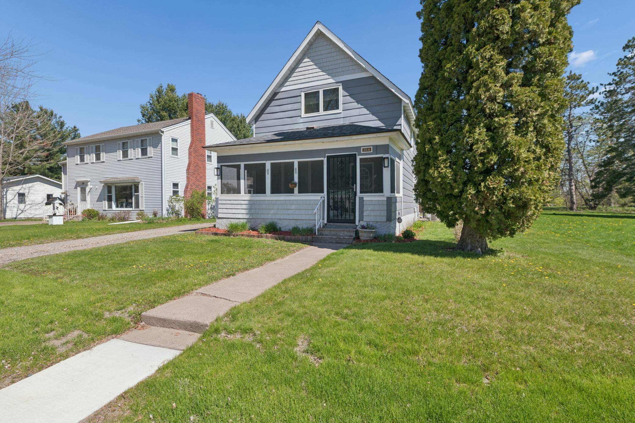 314 Central DR W, Braham, MN 55006