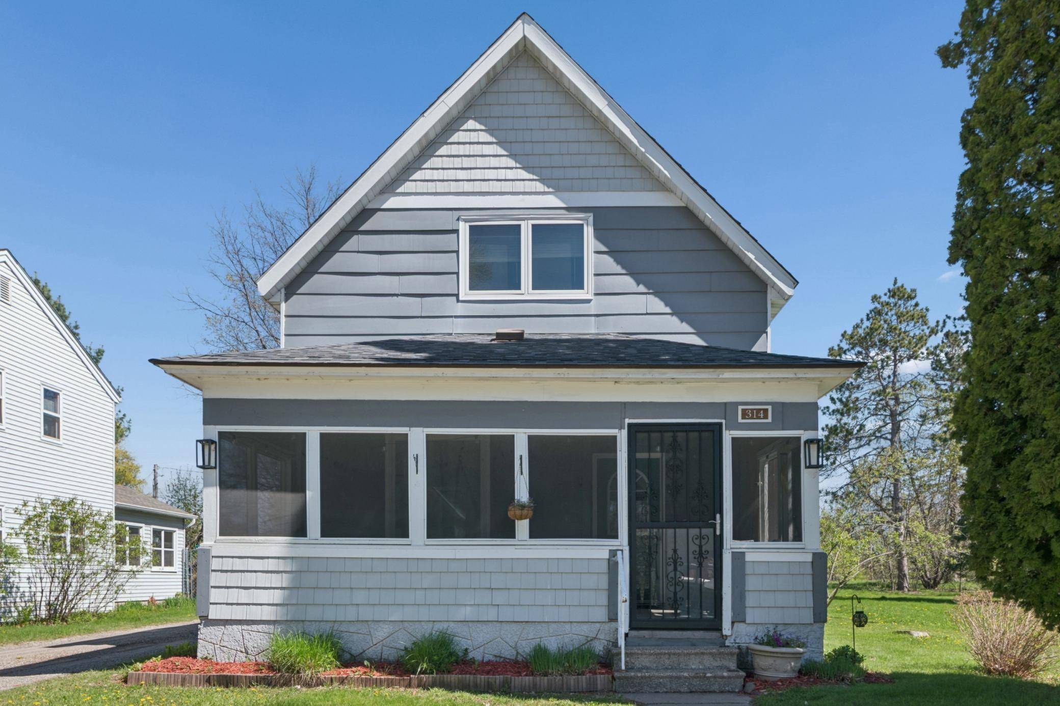 314 Central DR W, Braham, MN 55006